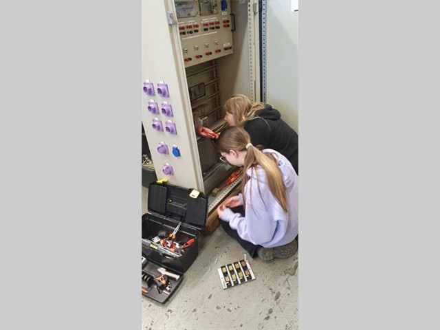 657264762_1554741943321364_